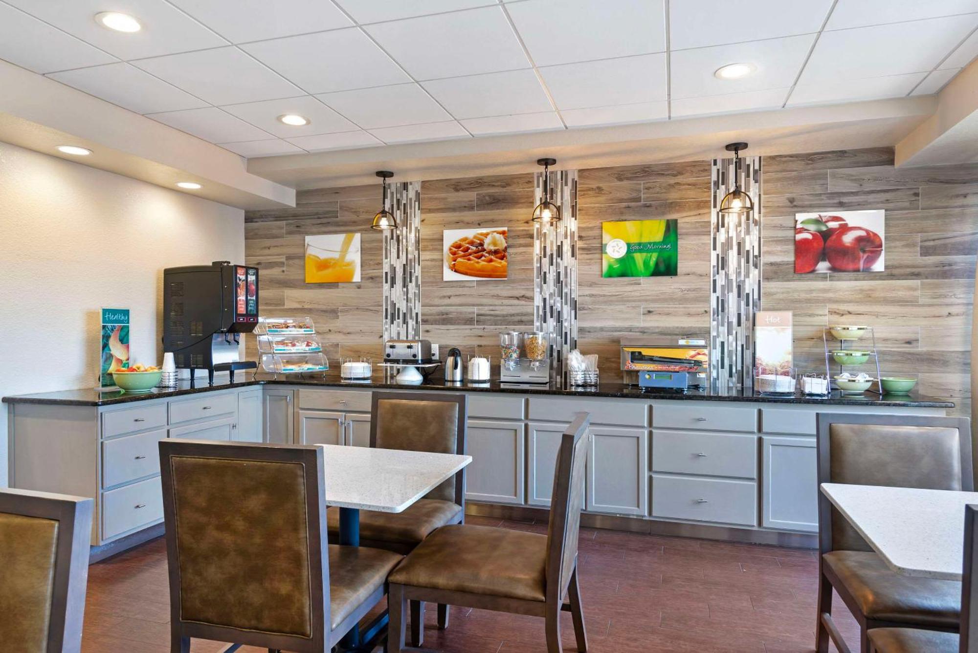 Quality Inn Valley - West Point Екстериор снимка