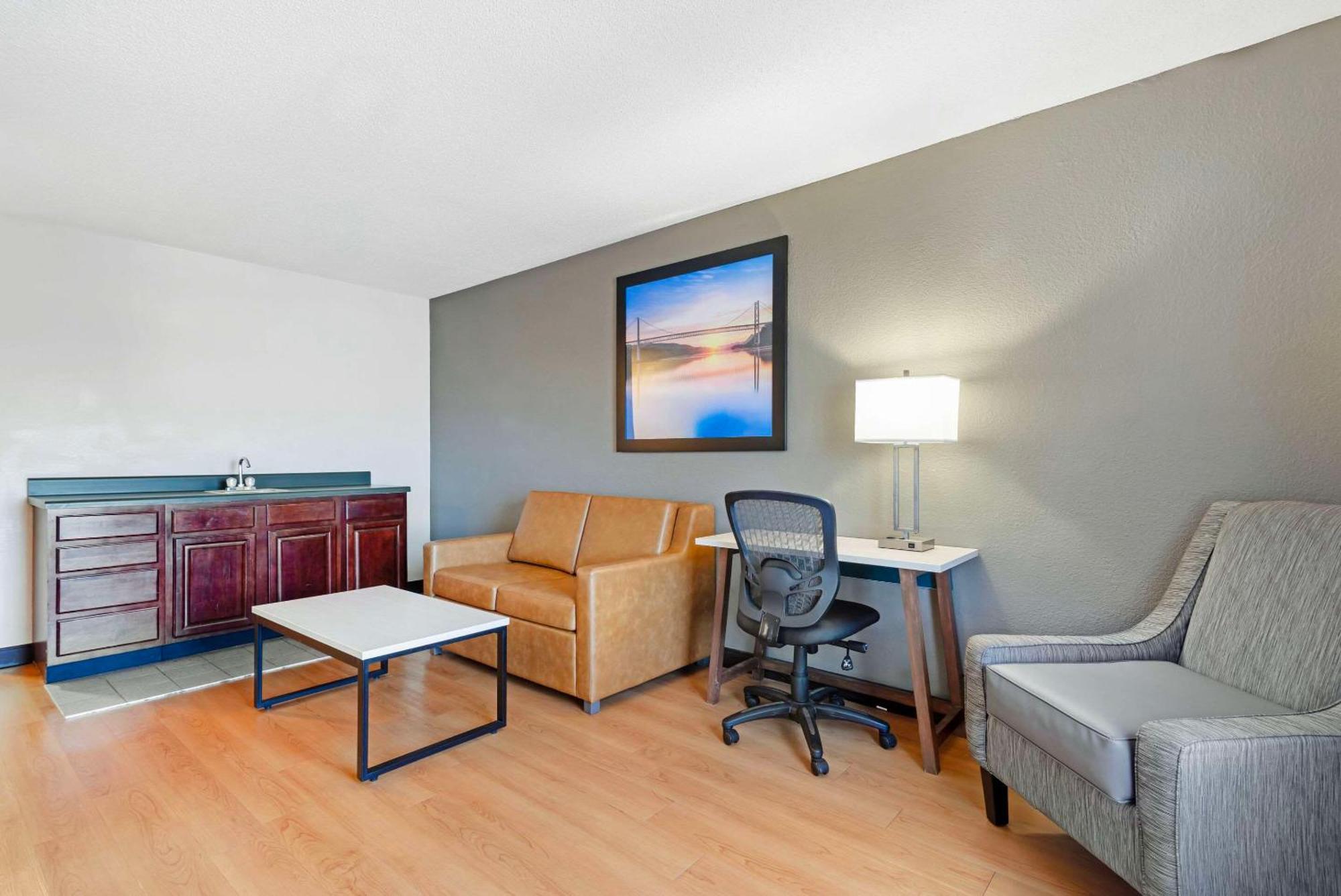 Quality Inn Valley - West Point Екстериор снимка