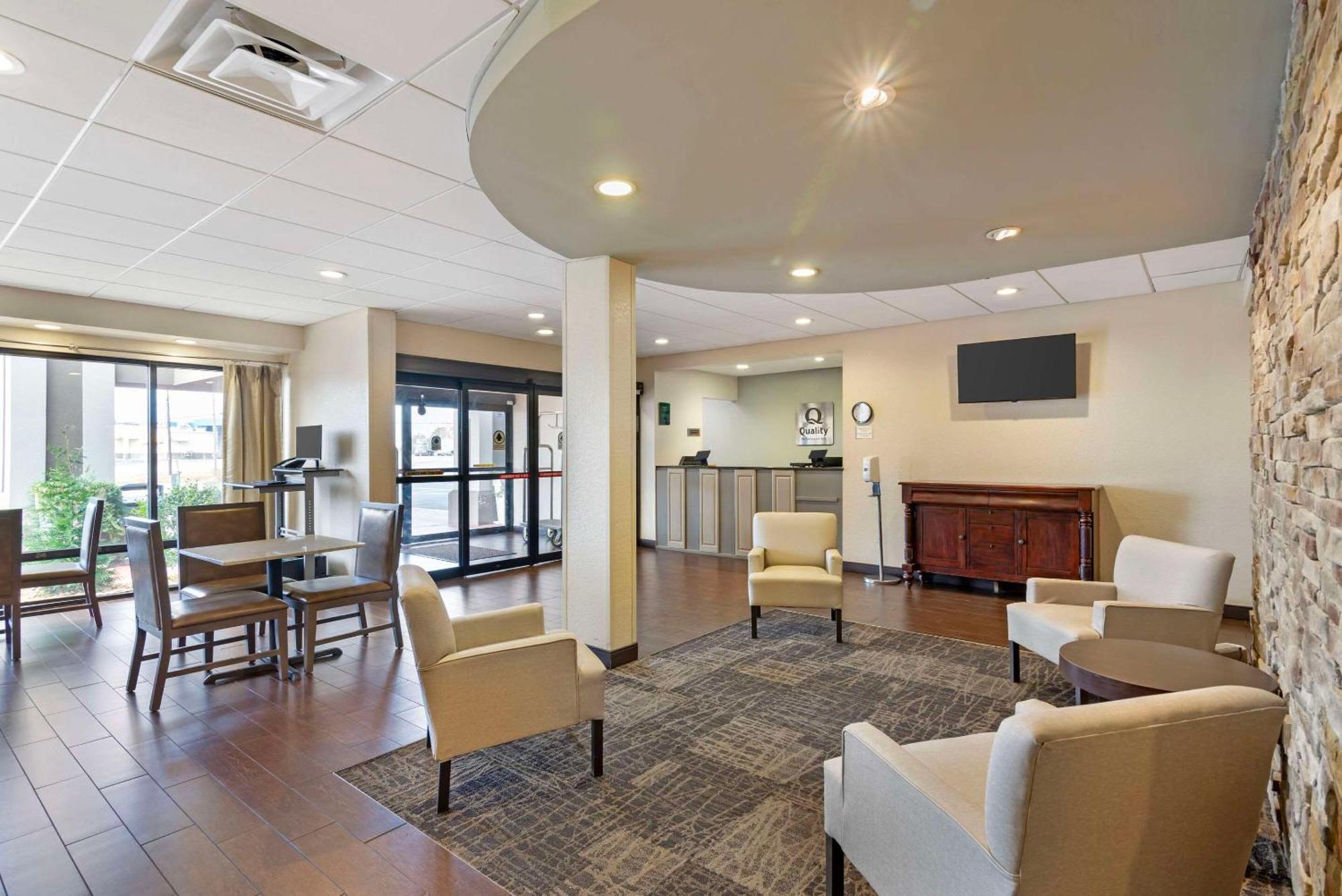 Quality Inn Valley - West Point Екстериор снимка