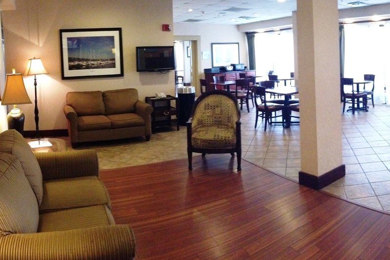 Quality Inn Valley - West Point Екстериор снимка