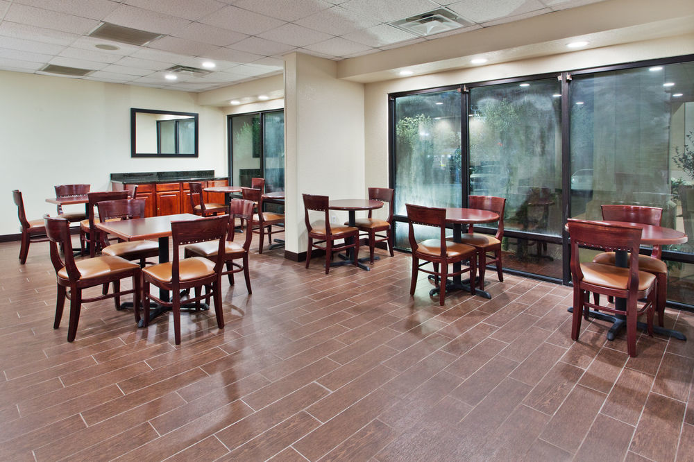 Quality Inn Valley - West Point Екстериор снимка